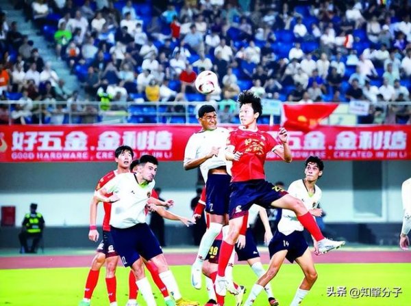 肇庆市体育中心献艺一场精彩纷呈的海外足球友谊赛