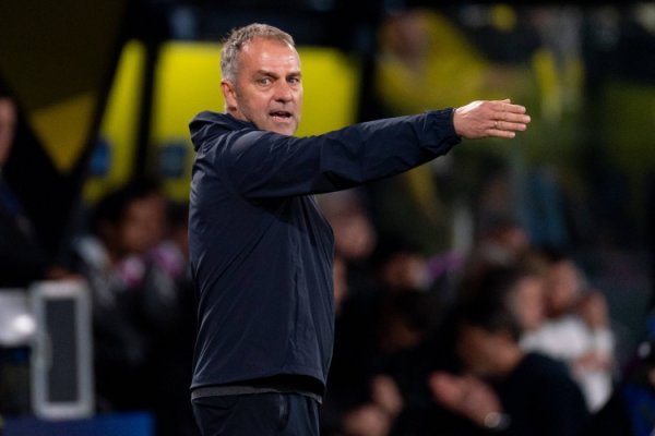 克里斯滕森缺席巴萨当天考试，拉菲尼亚和费兰单独进行规复