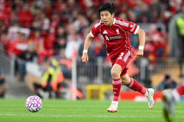 记者：麦卡利斯特过问利物浦当天检修，远藤航遭受腿筋问题