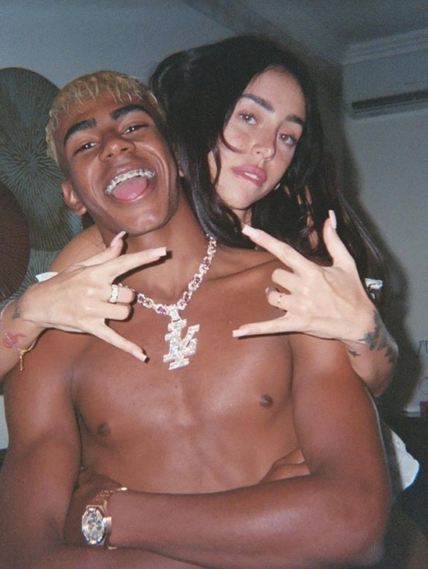 💰每体：亚马尔超一千万欧购入皮克旧豪宅，准备与女友同居