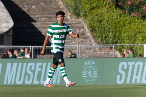 18岁组织中场！罗体：曼联曼城争夺葡体新星西蒙斯，解约金8000万