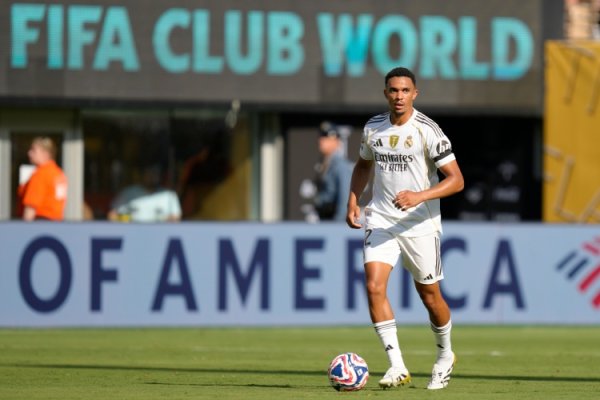 重返安菲尔德！TA：阿诺德预测不会首发出战利物浦