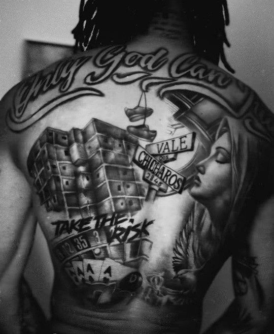 米体：莱奥耗尽数月完成背部大幅纹身，圣母玛利亚像和成长的街区