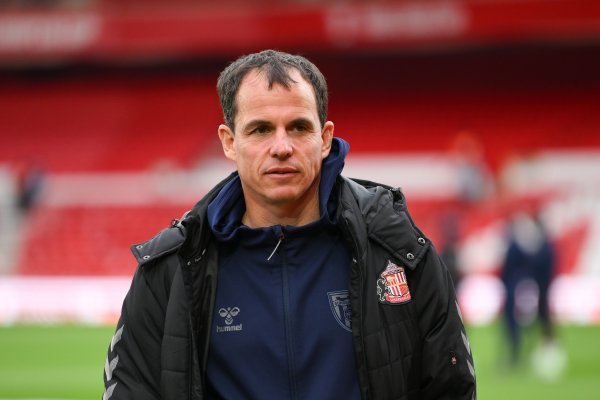 黑猫英武！本赛季，桑德兰成各项赛事首支靠近阿森纳打进两球球队