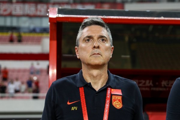 马德兴谈U22国足半场推崇：防反打得不错，但老纰谬是得分才调差