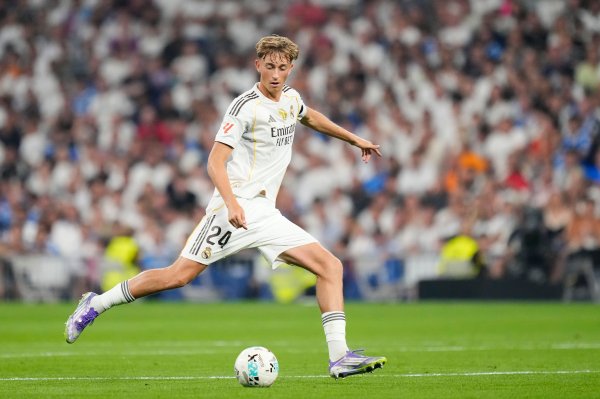 马卡报：为保证比赛时驻扎力聚拢，赫伊森主动向阿隆索和宿将求教