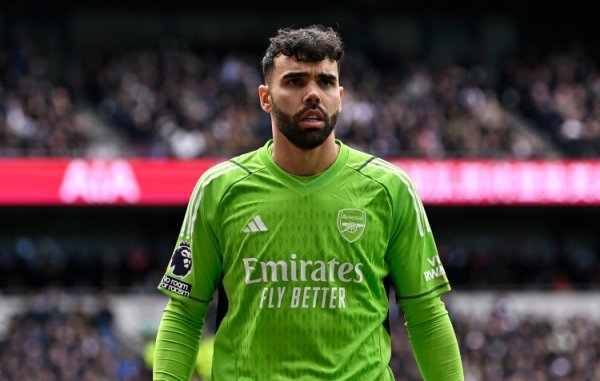 TA：拉亚19岁时被租出至第五级别球队南港队，首秀丢了3个球