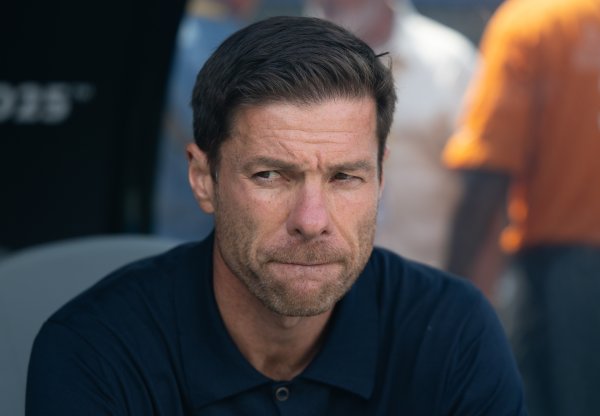 阿斯：球员伤病迫使阿隆索在18场比赛中竖立了12种不同的防地组合