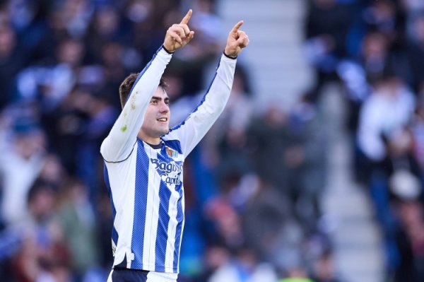 帅炸！皇社球员巴雷内切亚贯穿两轮轰宇宙波，猖狂球+中圈吊射