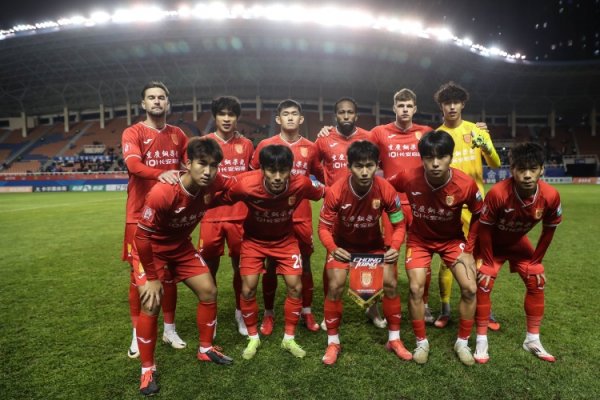 足球报：带着互联网念念维运营，重庆铜梁龙冲超是“风光级冲超”