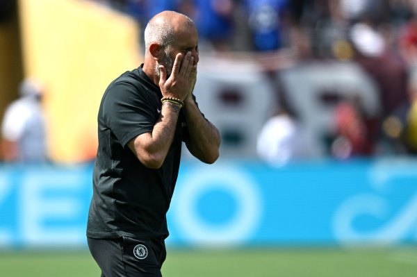 邮报：切尔西13轮拿4红，若按此速率本赛季将拿12红摧毁英超记录