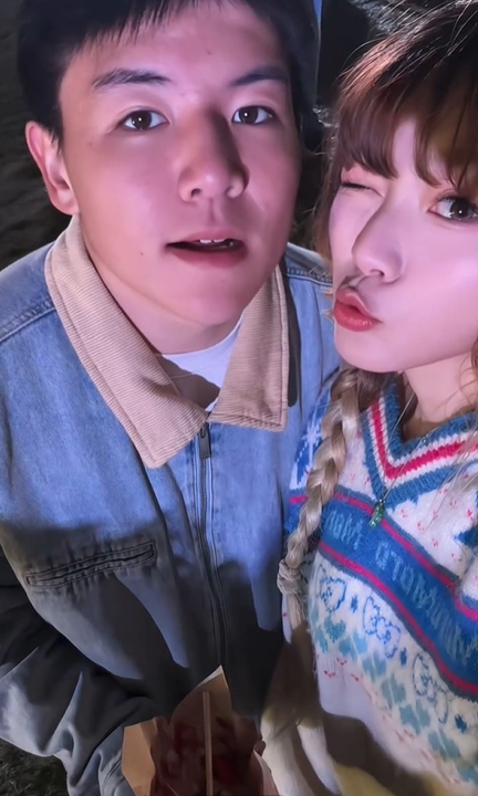 开启留洋！徐彬与女友IP均表露英国，此前已和英超狼队战斗近半年