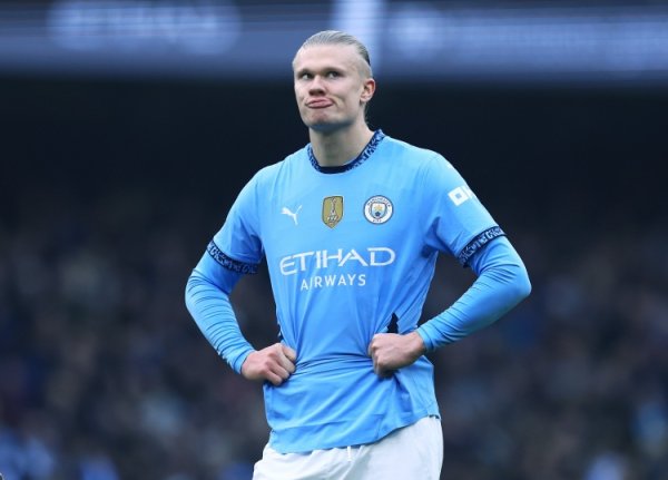 哈兰德首秀以来在英超已13次击中门框，同时仅次于努涅斯和B费