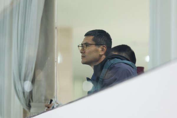 东体：邵佳一带西海岸全部助手赶赴国足，足协探究组织冬训